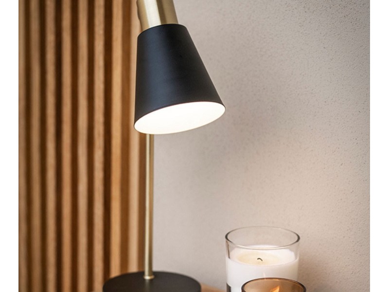 Lámpara de mesa industrial de metal negro