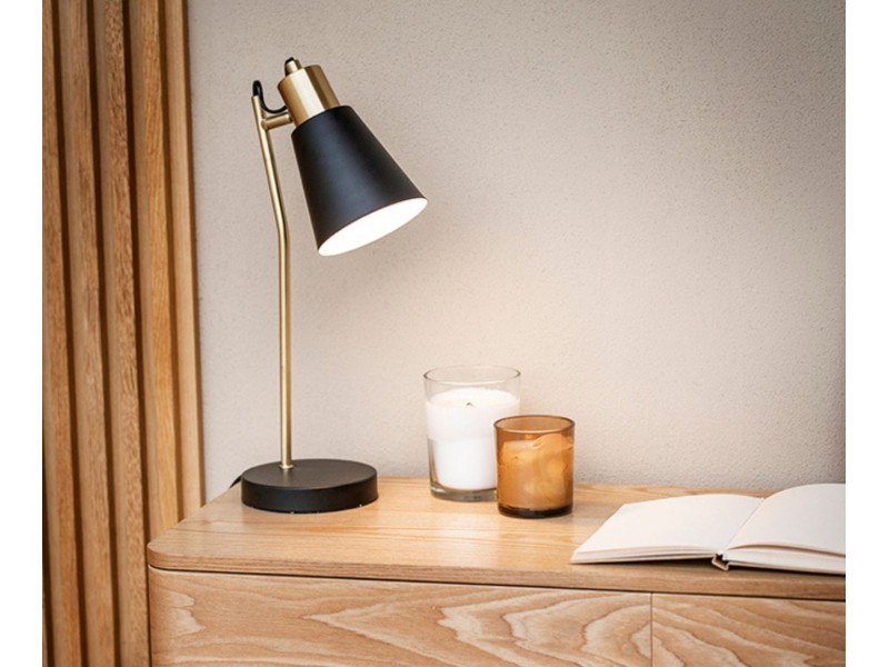 Lámpara de mesa industrial de metal negro