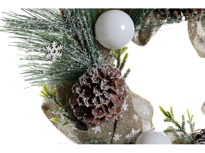 Corona piñas y copos de nieve